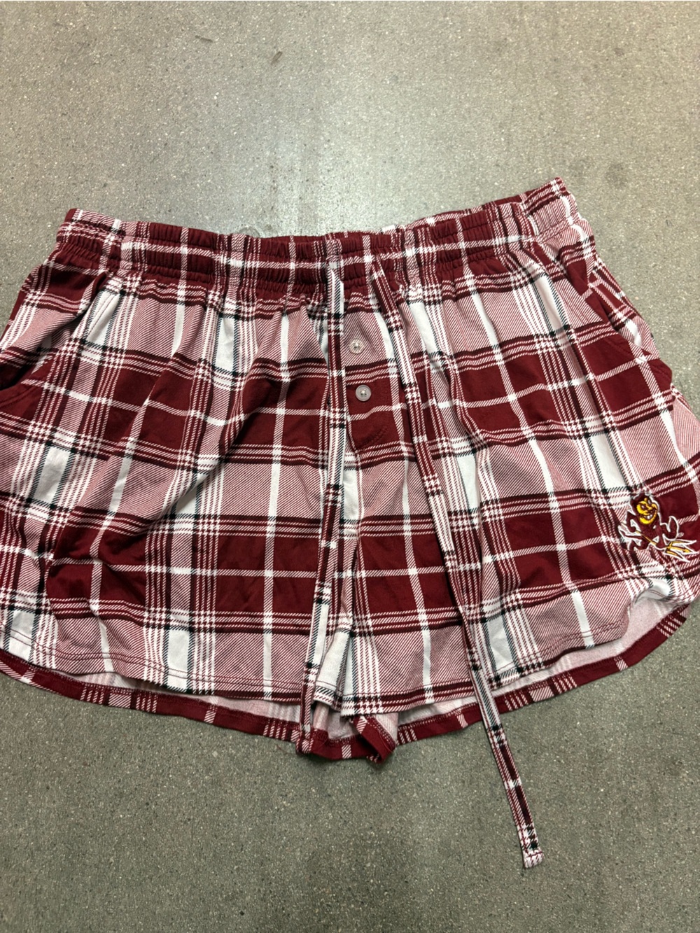 Women’s Plaid Pull-On Shorts in Burgundy